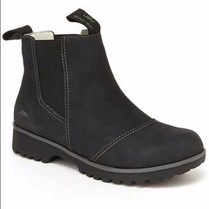JBU Chelsea boots